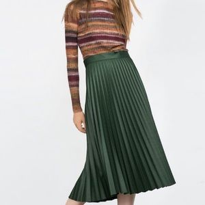 ZARA WOMAN Green Pleated Midi Skirt XS